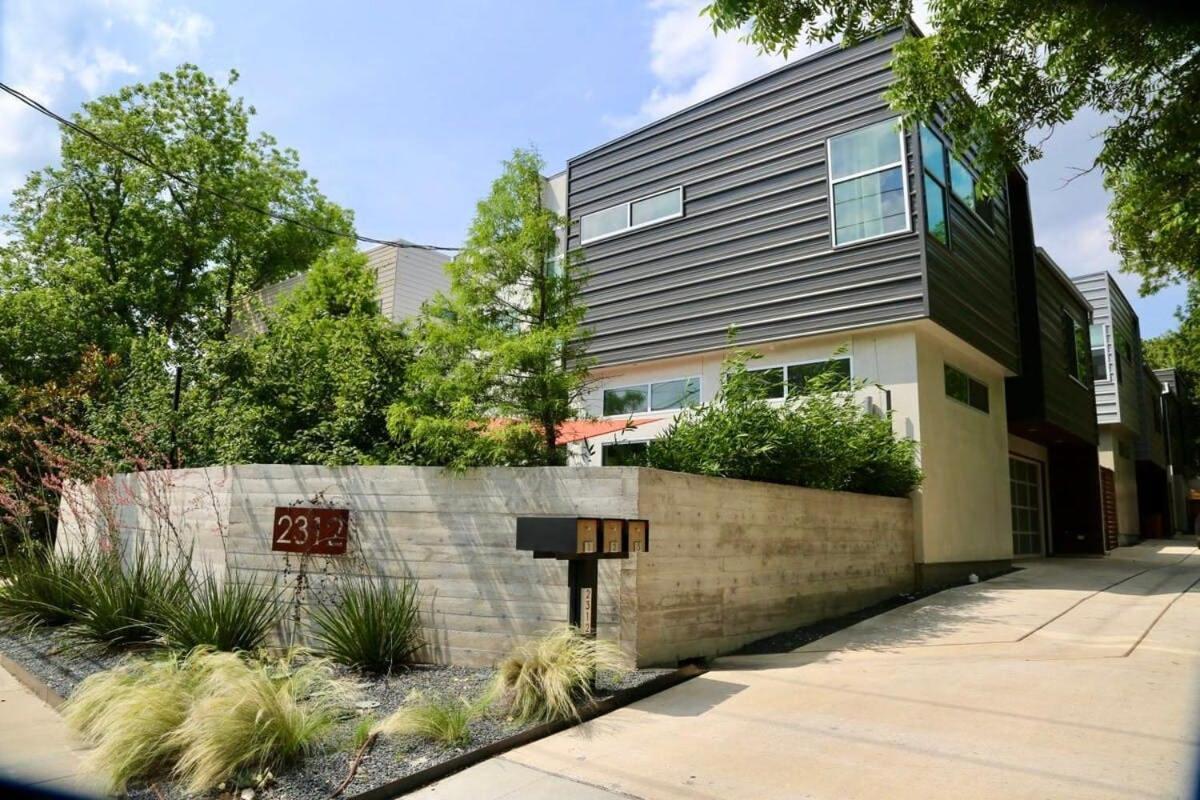 Stunning Modern Home W Pool & Hot Tub In Dt Austin Exteriör bild